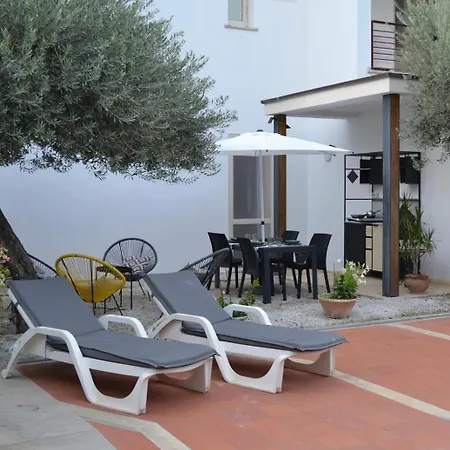 Demenna アパート *