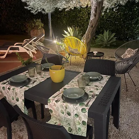 アパート Demenna ラ・ロッカ